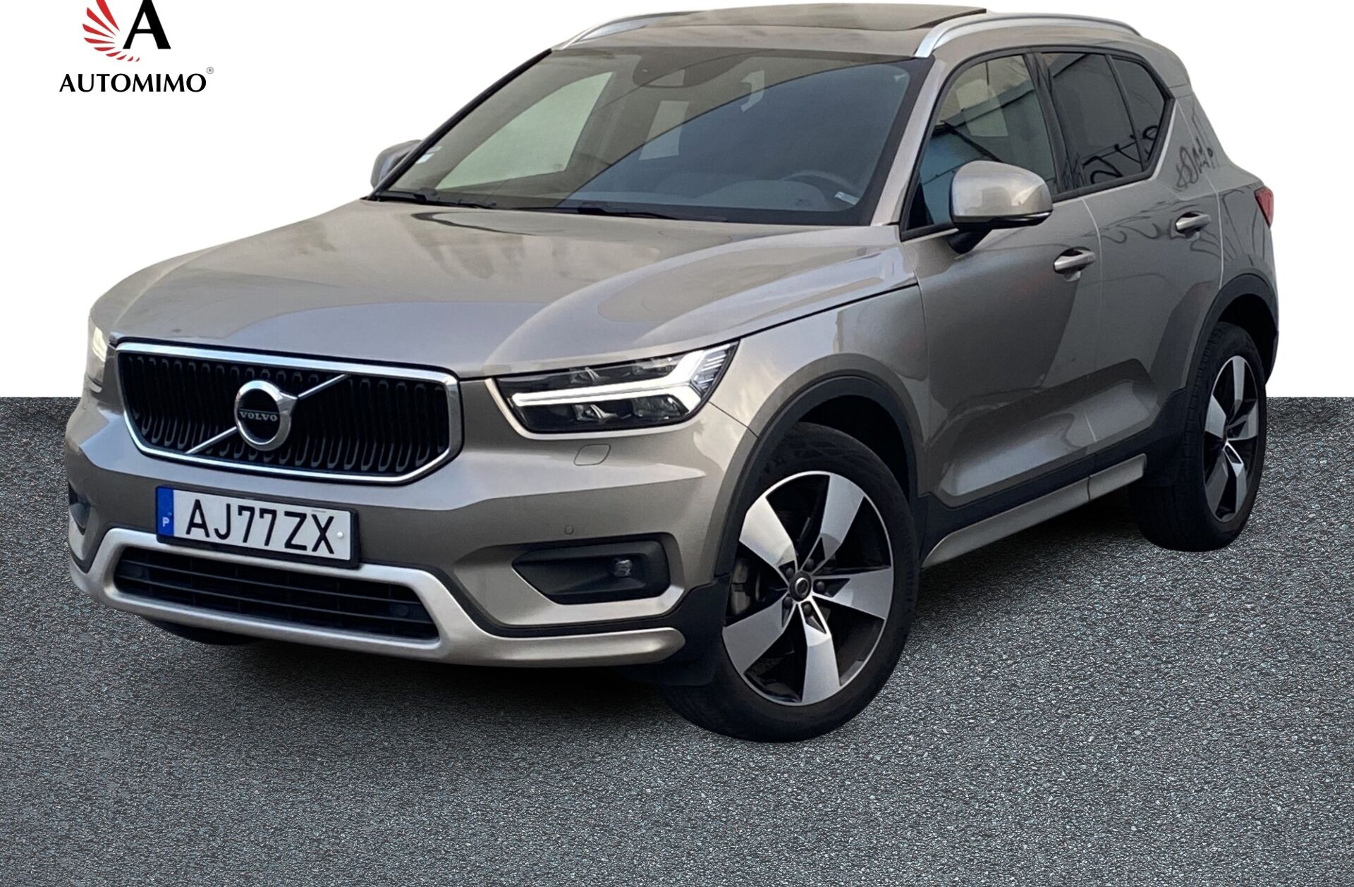 VOLVO XC40 2.0 B4 Momentum Plus