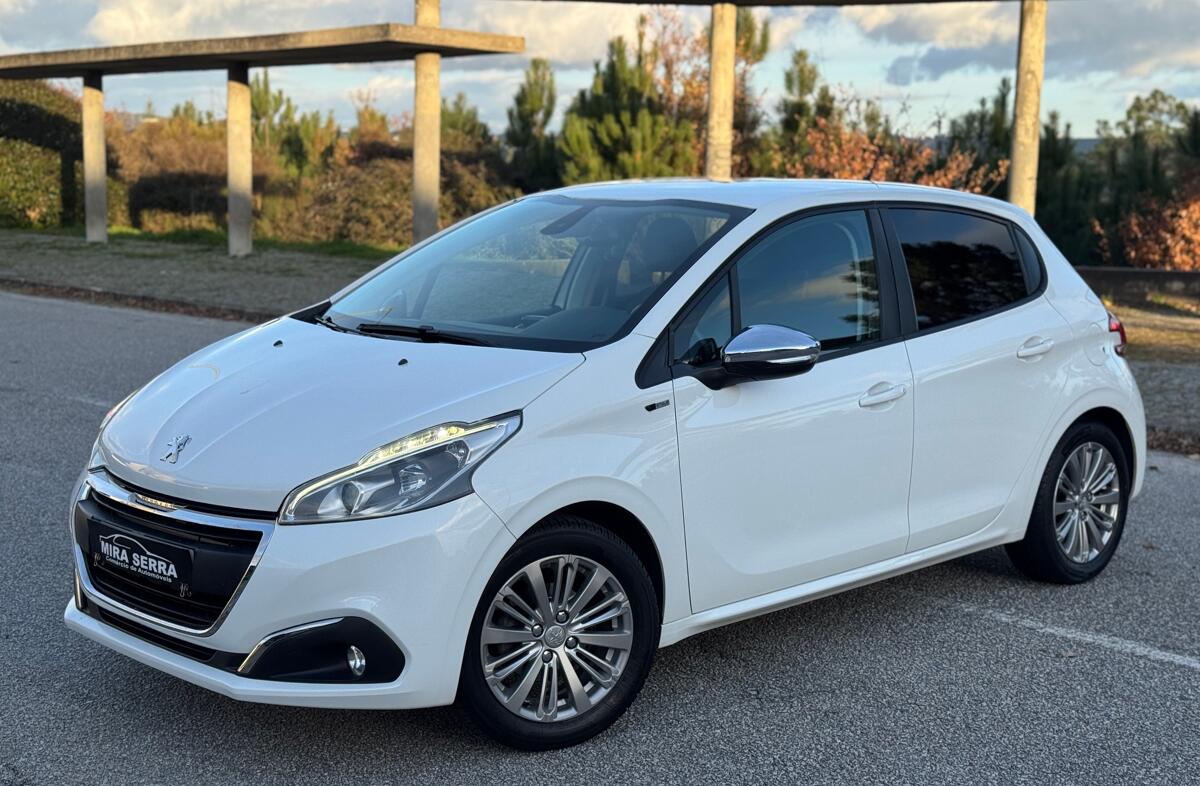 PEUGEOT 208 1.2 PureTech Style