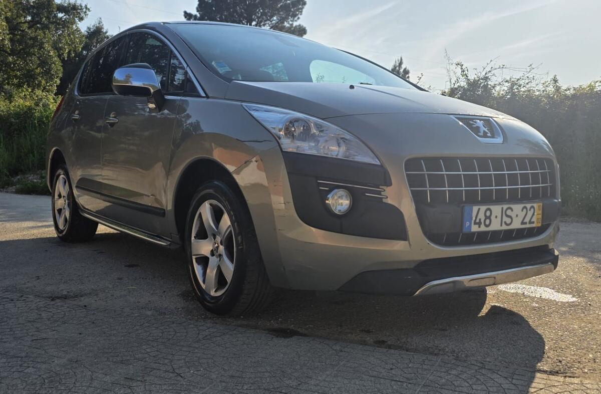 PEUGEOT 3008 1.6 HDi Executive CMP6