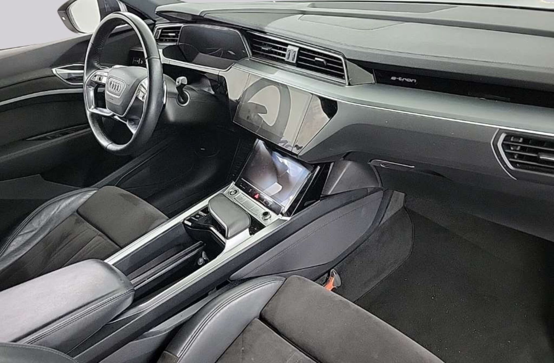 AUDI e-tron 55 quattro Advanced