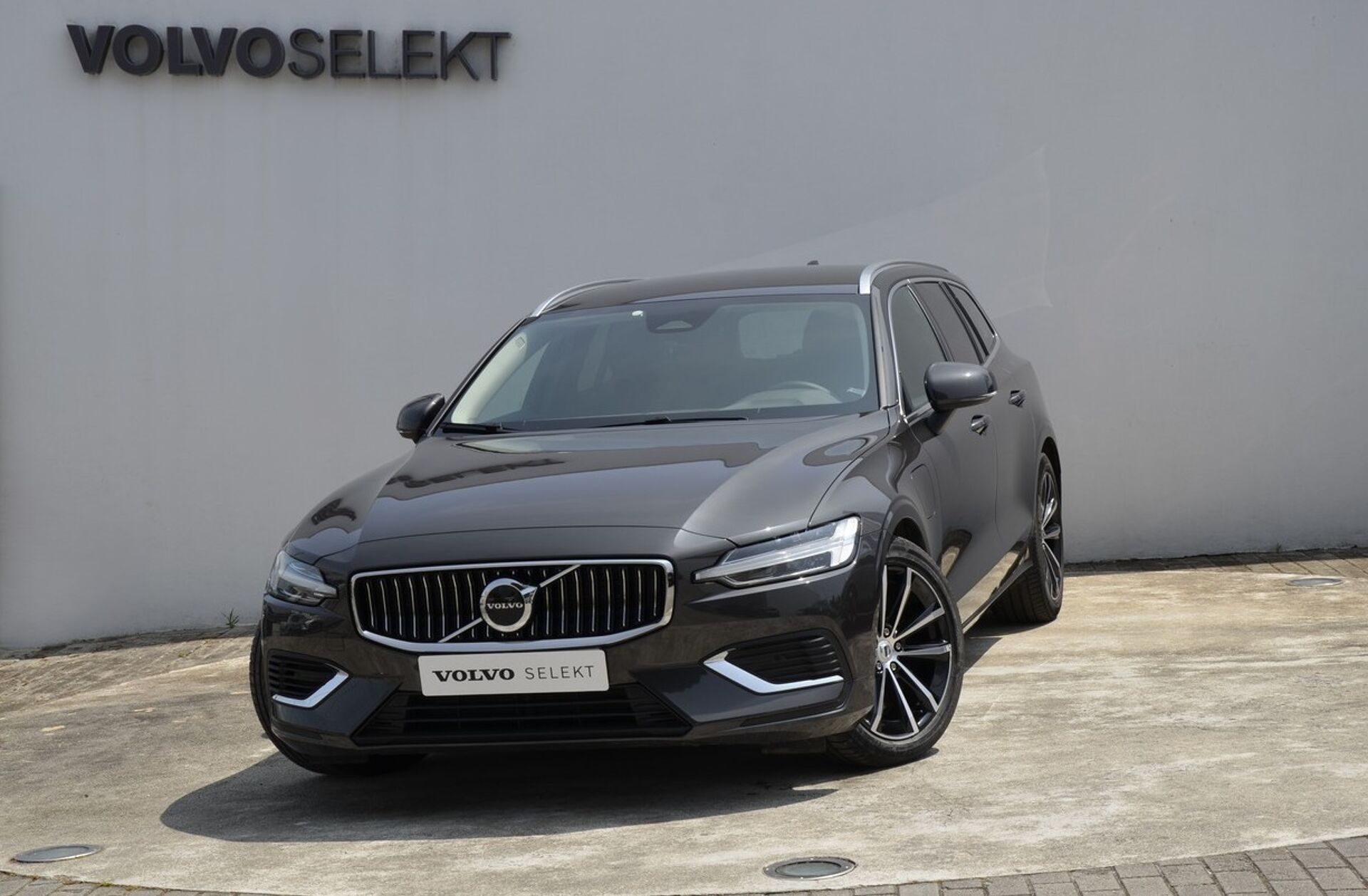 VOLVO V60 T6 Hibrido Plug-in Core Bright
