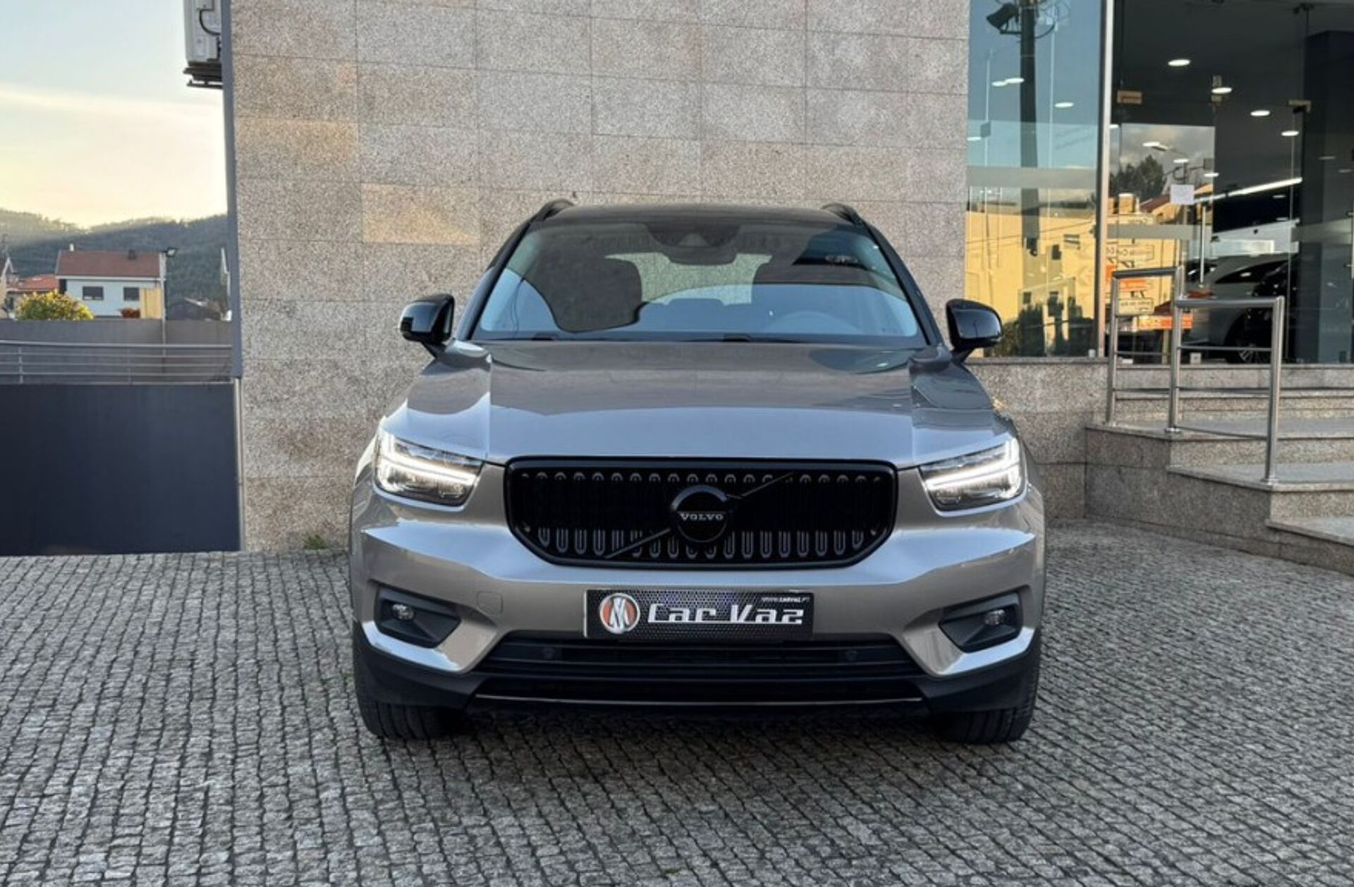 VOLVO XC40 1.5 T5 PHEV Momentum Plus