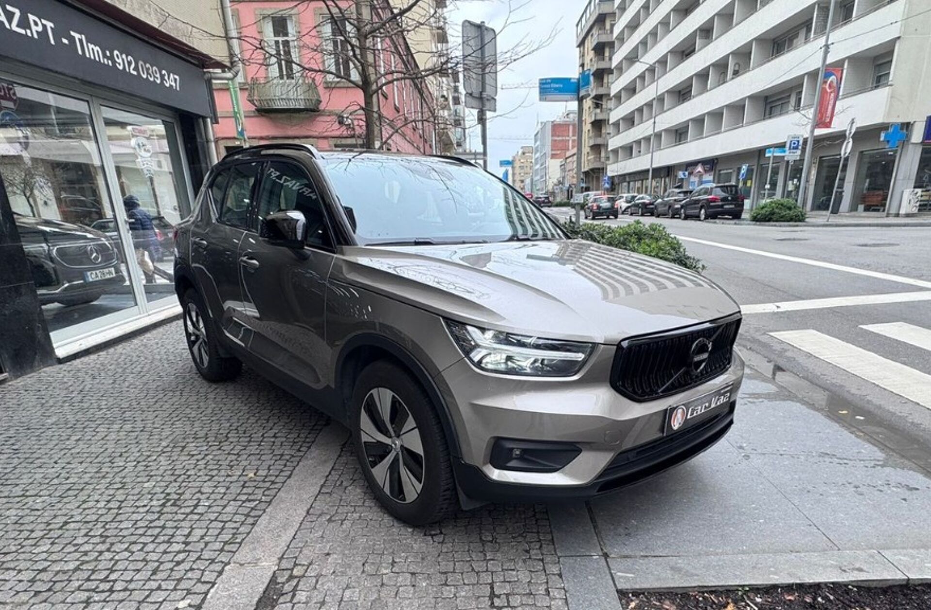 VOLVO XC40 1.5 T5 PHEV Momentum Plus
