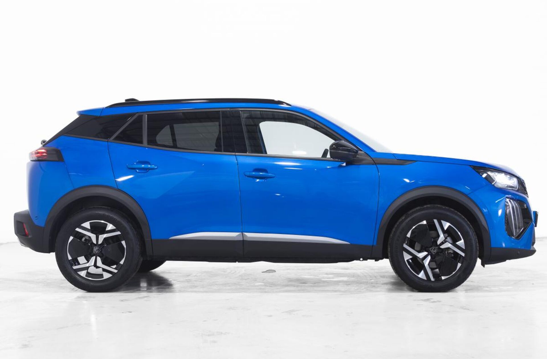 PEUGEOT 2008 1.2 PureTech Allure EAT8