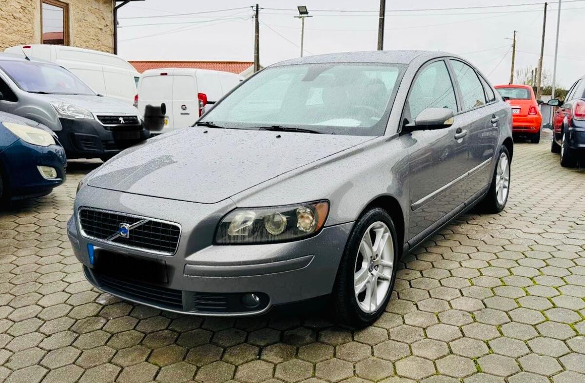 VOLVO S40 2.0 D Nível 3