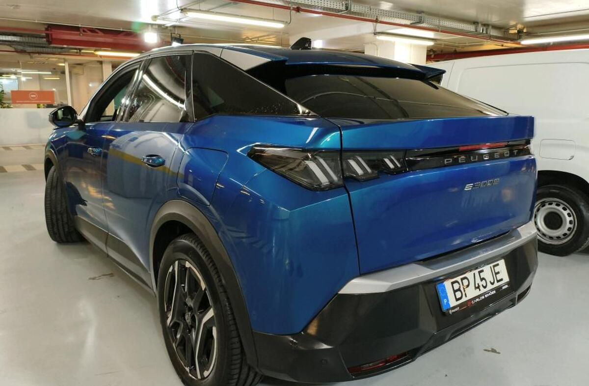 PEUGEOT 3008 e- 73 kWh Allure