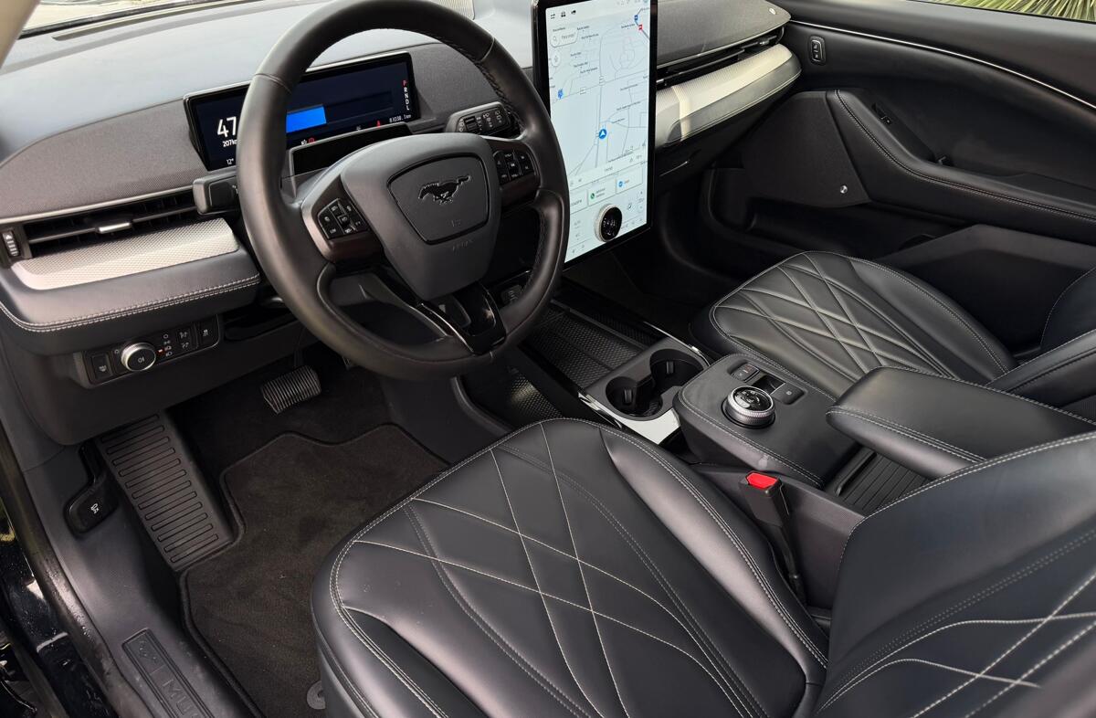 FORD Mustang Mach-E Alargada