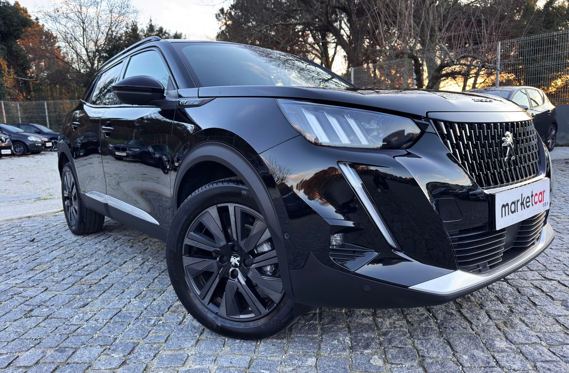 PEUGEOT 2008 1.2 PureTech GT Pack EAT8