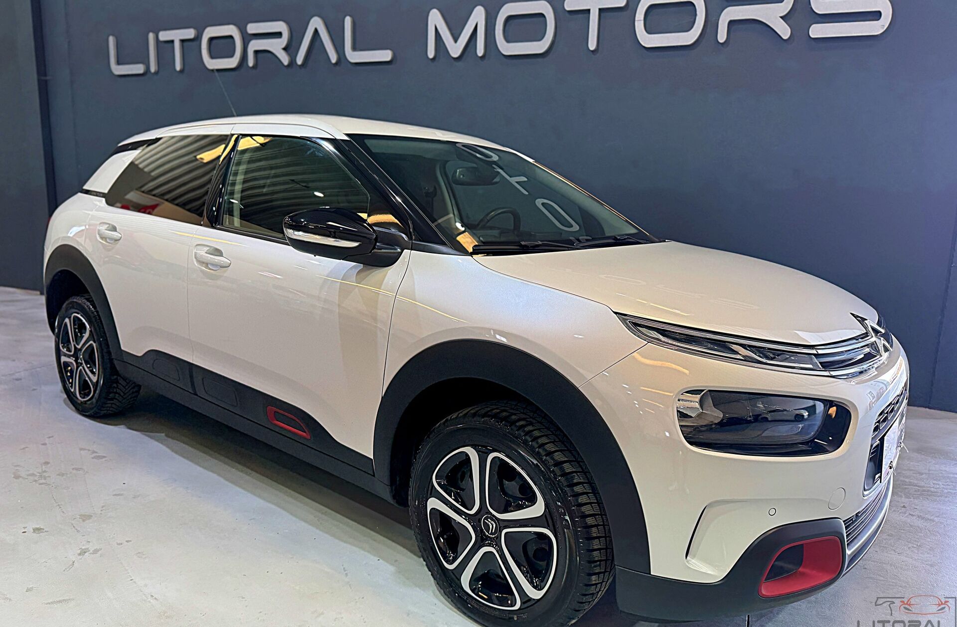 CITROEN C4 Cactus 1.2 PureTech Shine EAT6