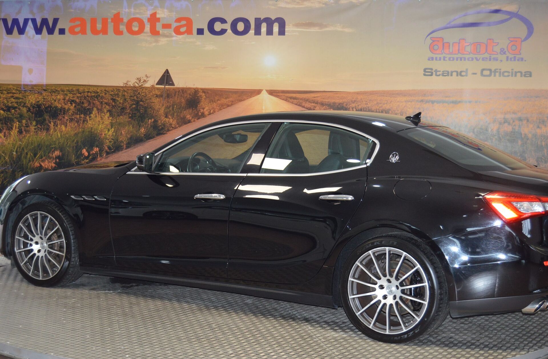 MASERATI Ghibli 3.0 V6 GranLusso