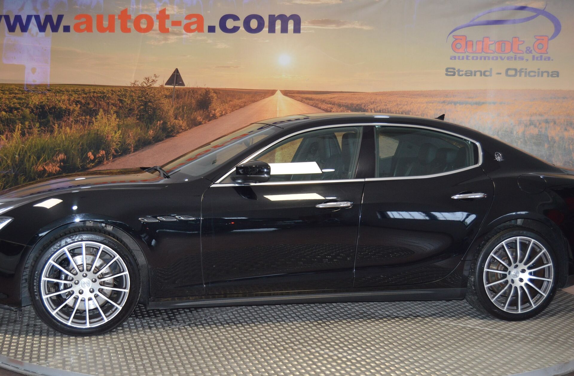 MASERATI Ghibli 3.0 V6 GranLusso