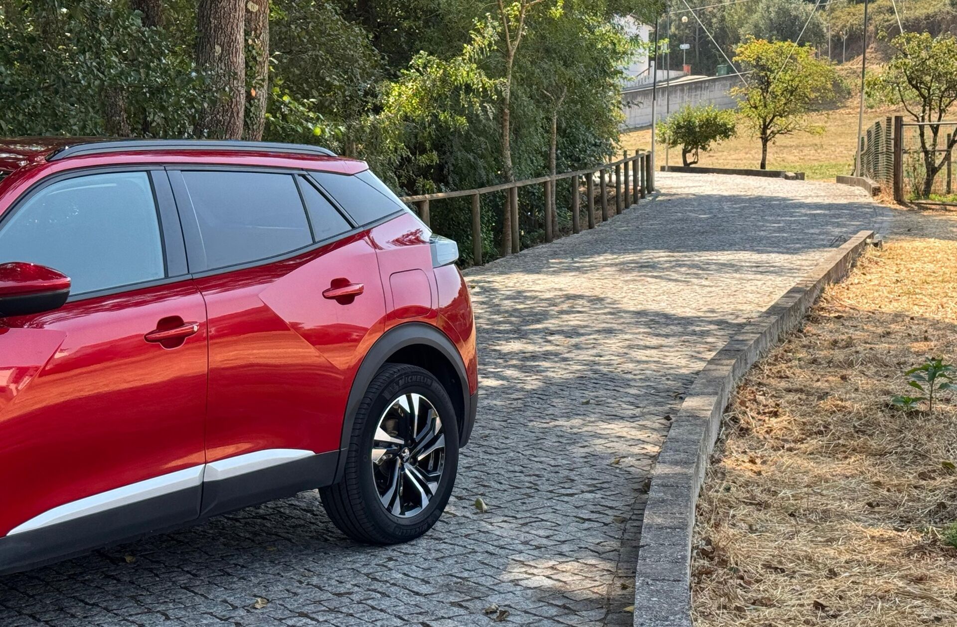 PEUGEOT 2008 e- 50 kWh GT