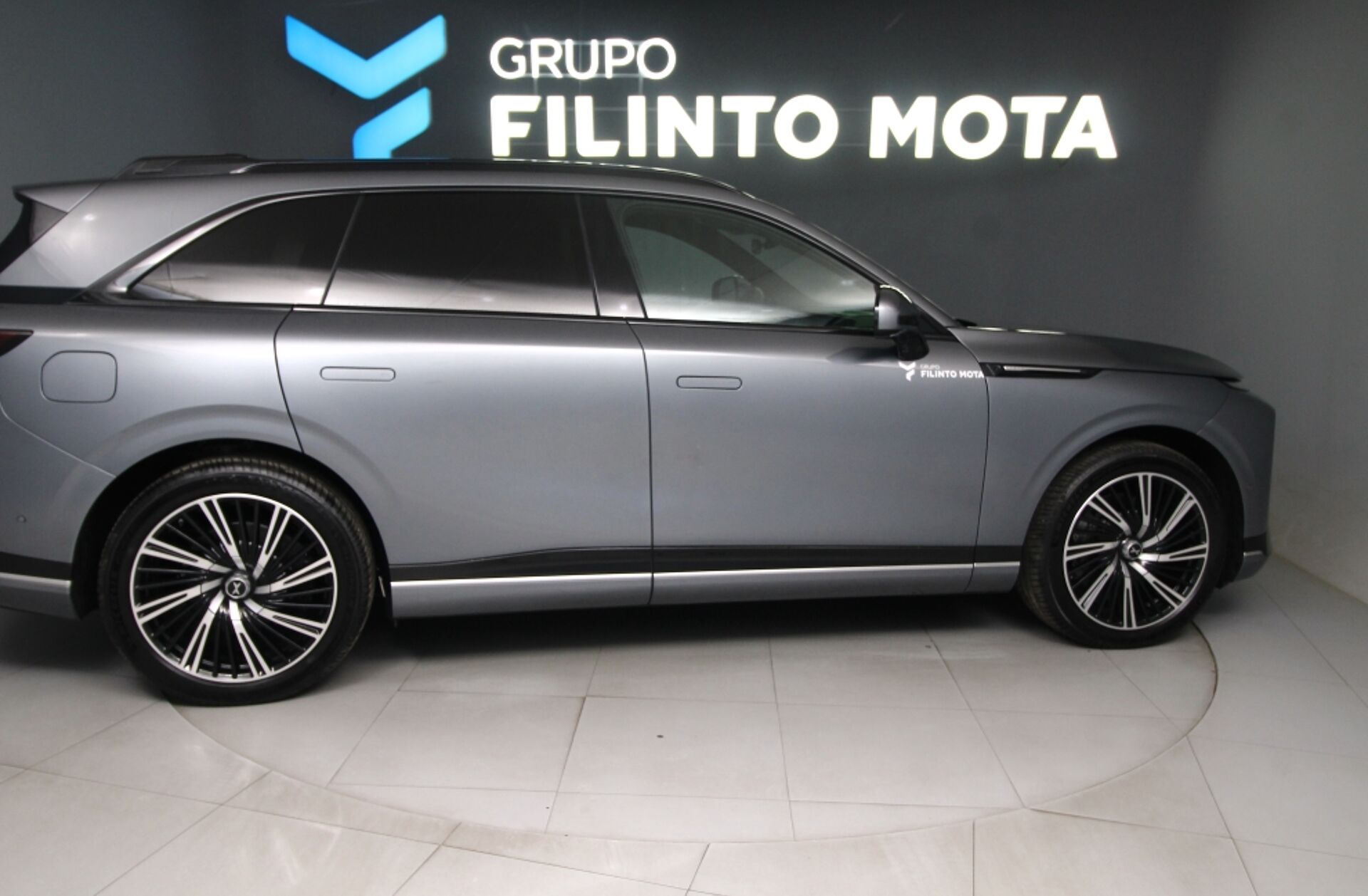 XPENG G9 98 kWh AWD Performance