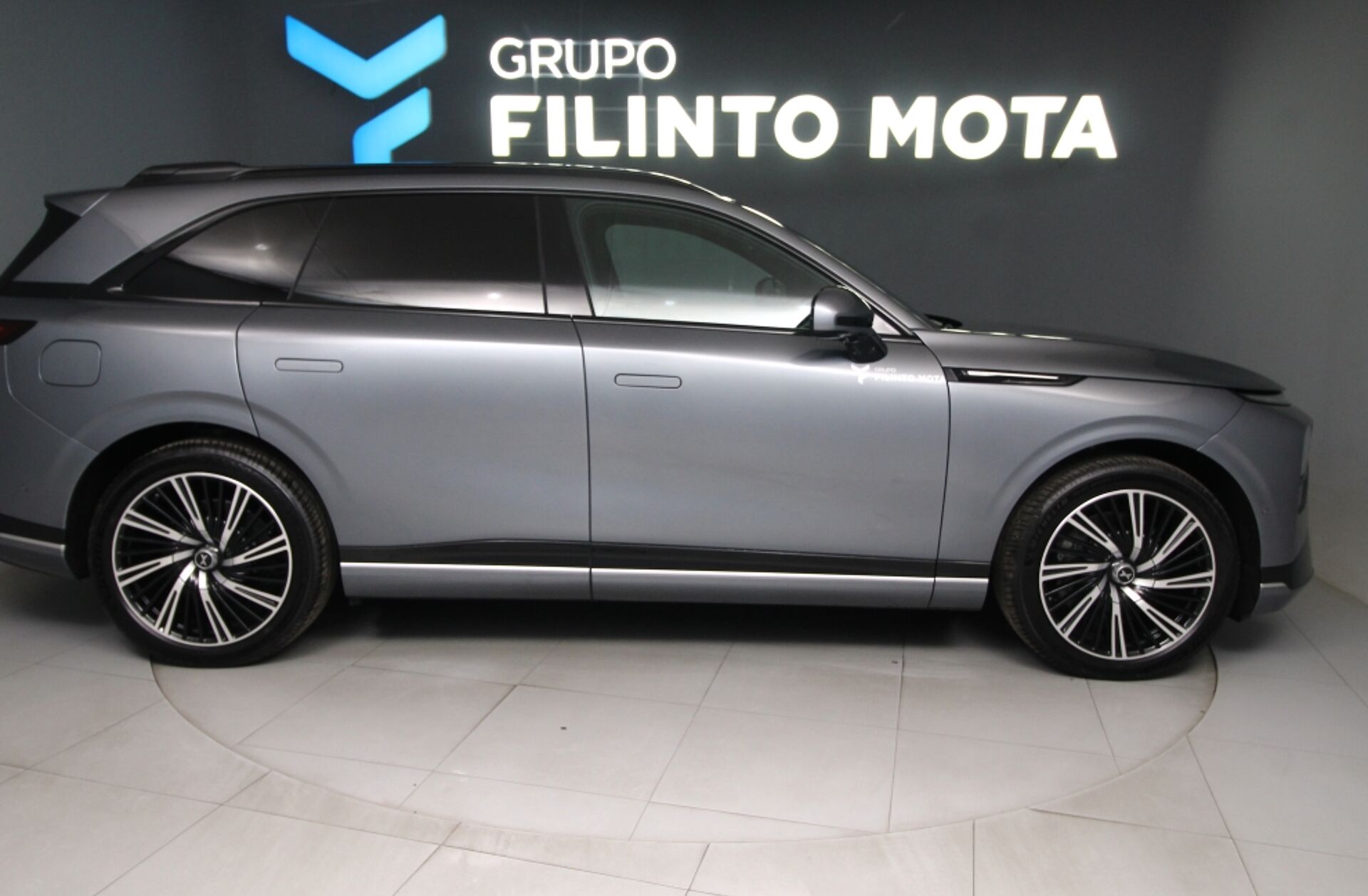 XPENG G9 98 kWh AWD Performance