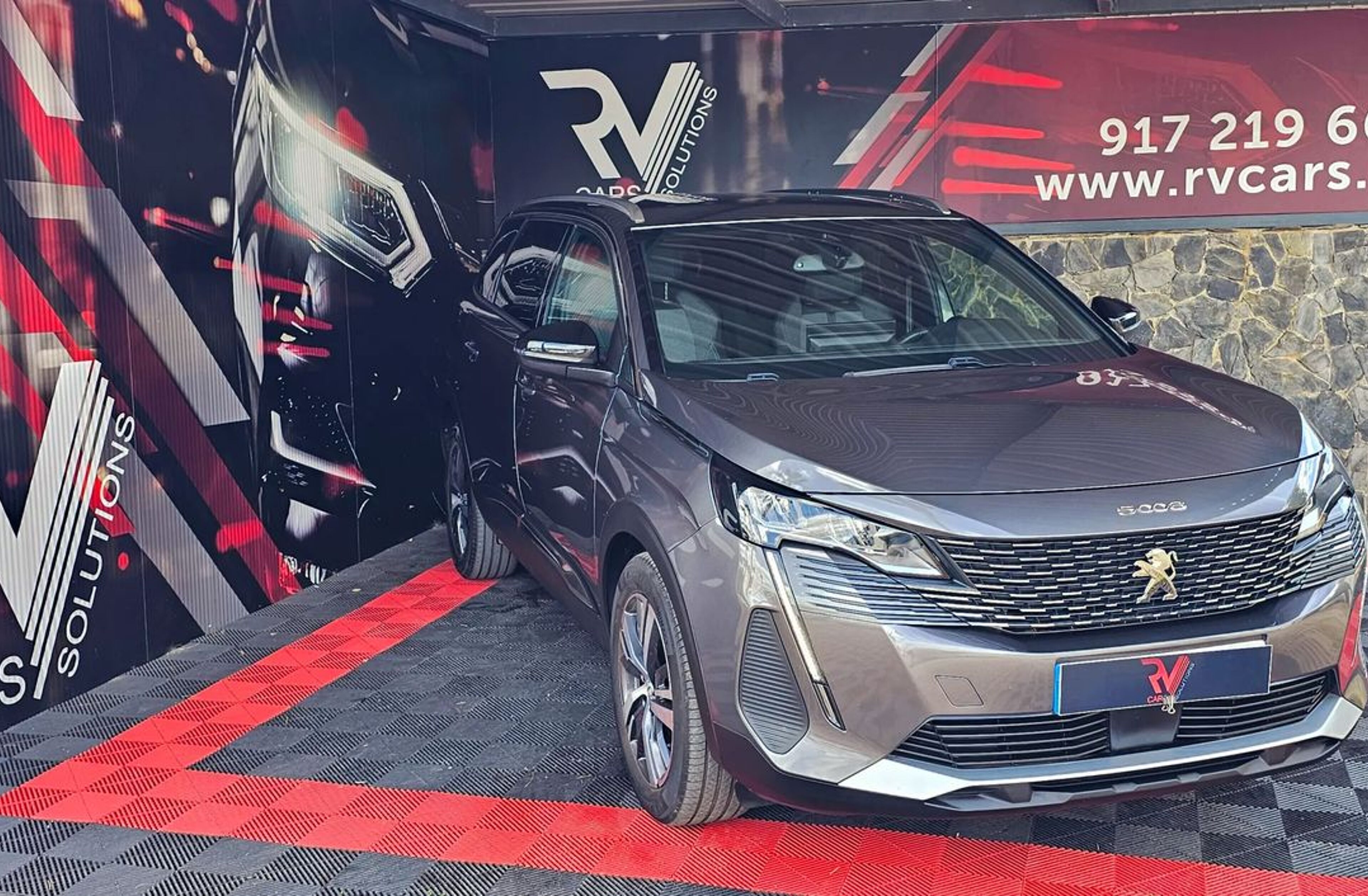 PEUGEOT 5008 1.2 PureTech Allure