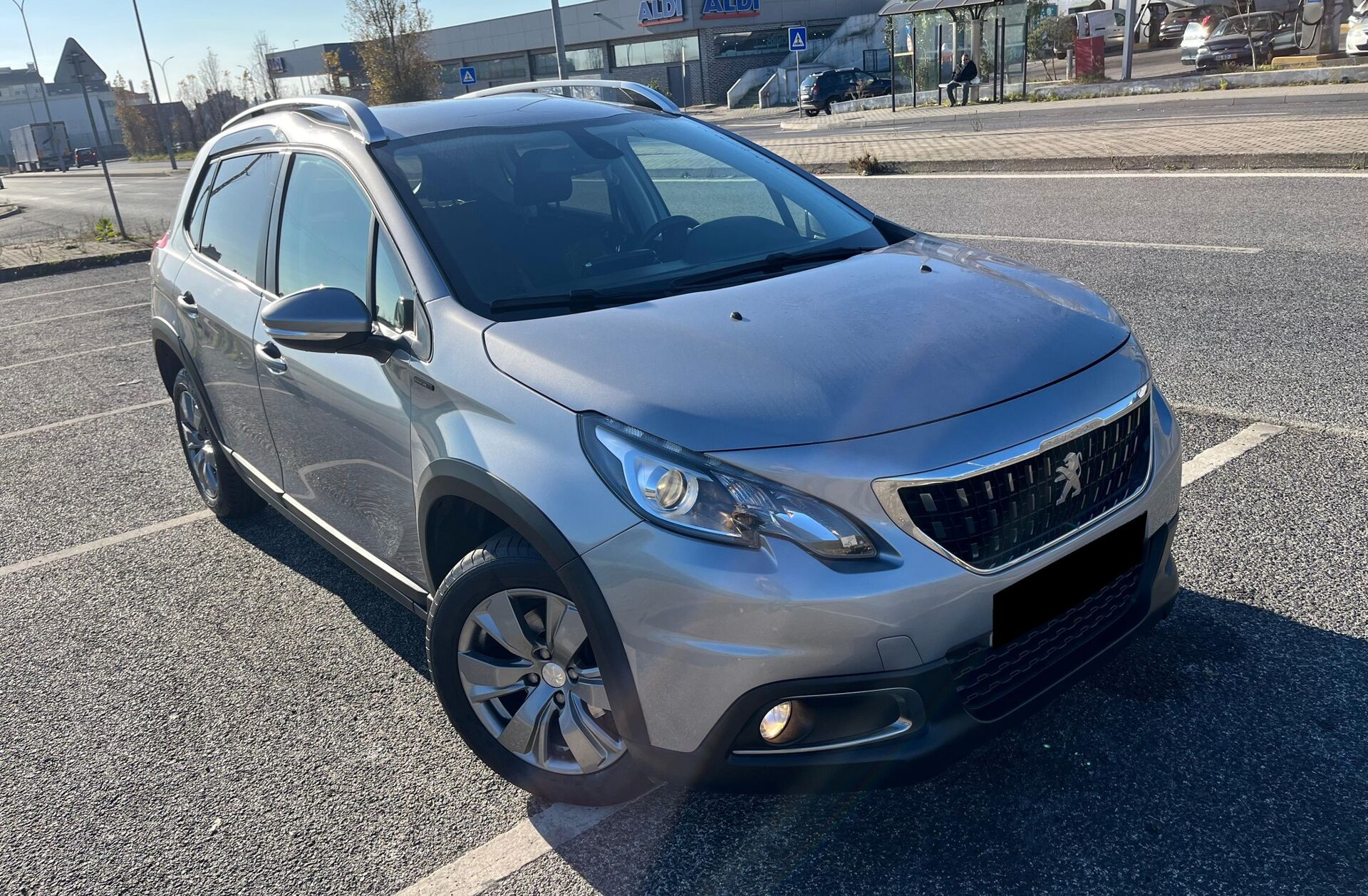 PEUGEOT 2008 1.2 PureTech Signature