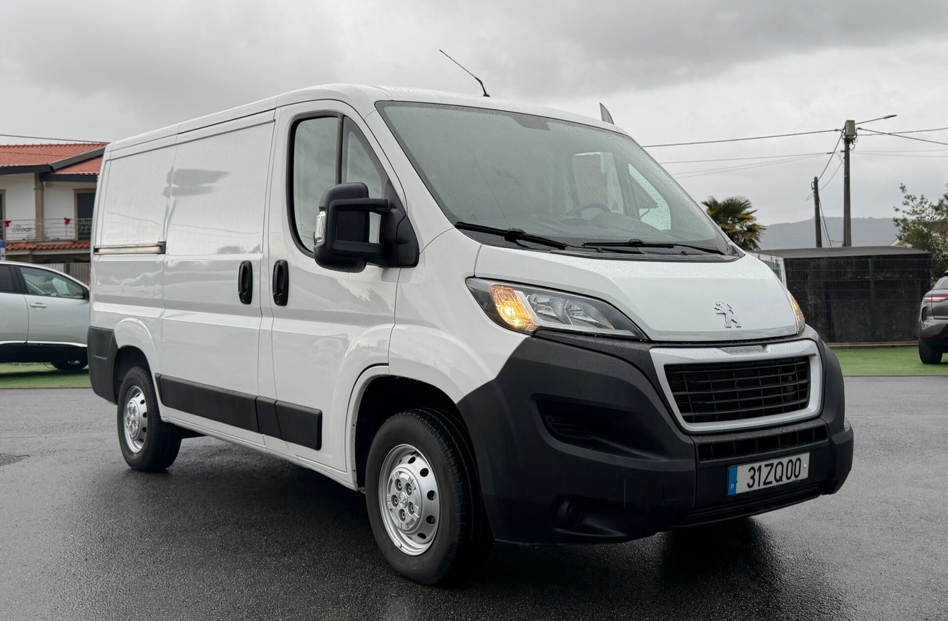 PEUGEOT Boxer 2.2 BlueHDi 330 L1H1 Premium