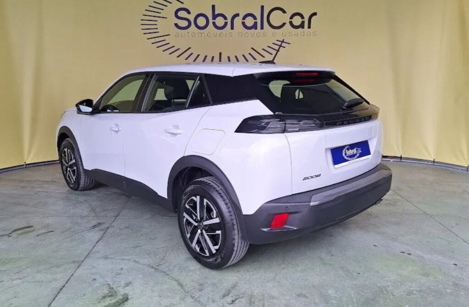 PEUGEOT 2008 1.2 PureTech Active Pack