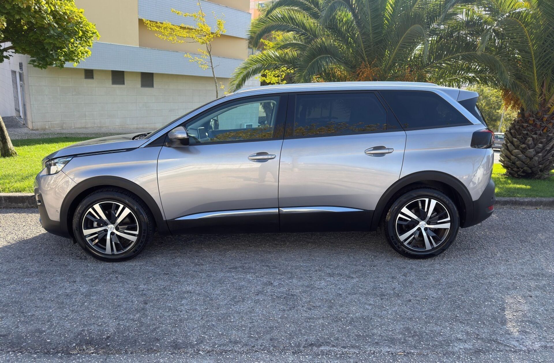 PEUGEOT 5008 1.5 BlueHDi Allure EAT8