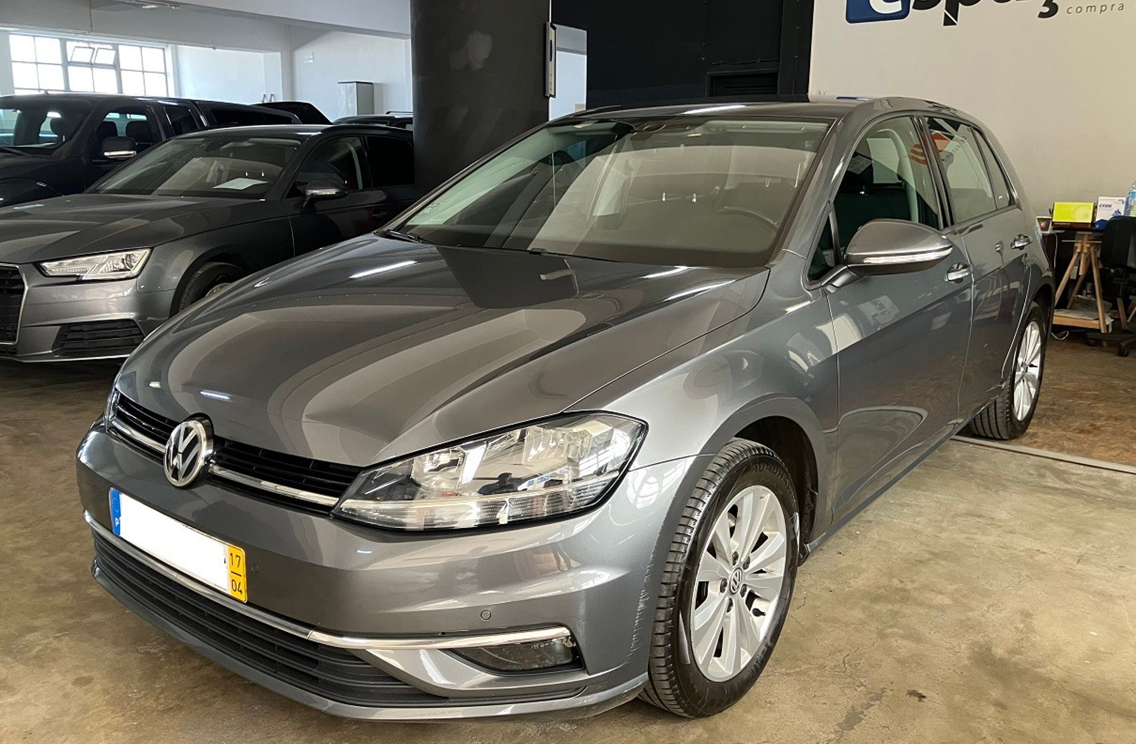 VOLKSWAGEN Golf 1.6 TDI Confortline