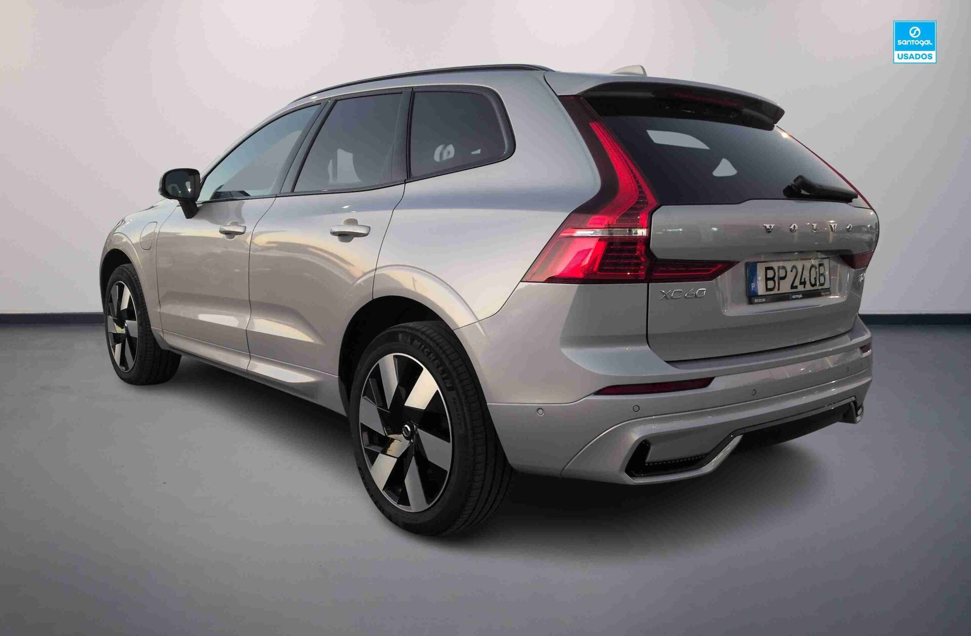 VOLVO XC60 2.0 T6 PHEV Plus Dark AWD