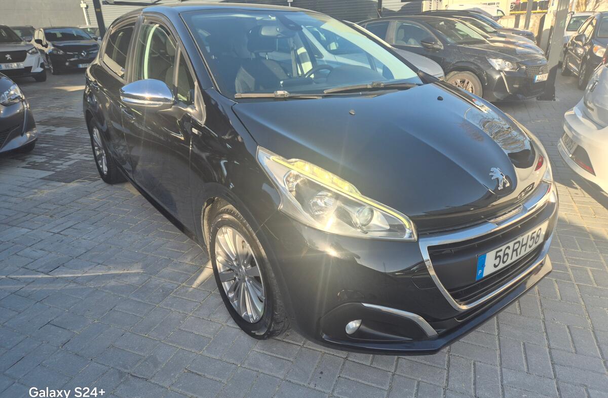 PEUGEOT 208 1.6 BlueHDi Style