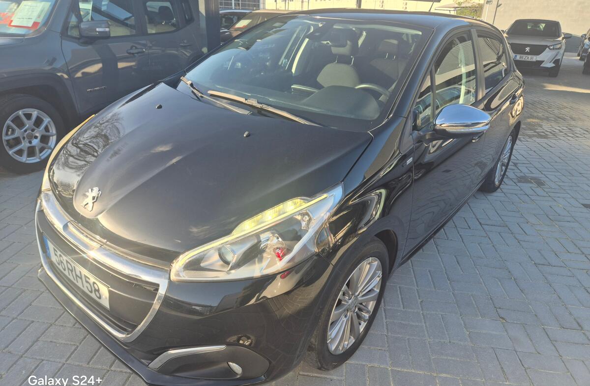 PEUGEOT 208 1.6 BlueHDi Style