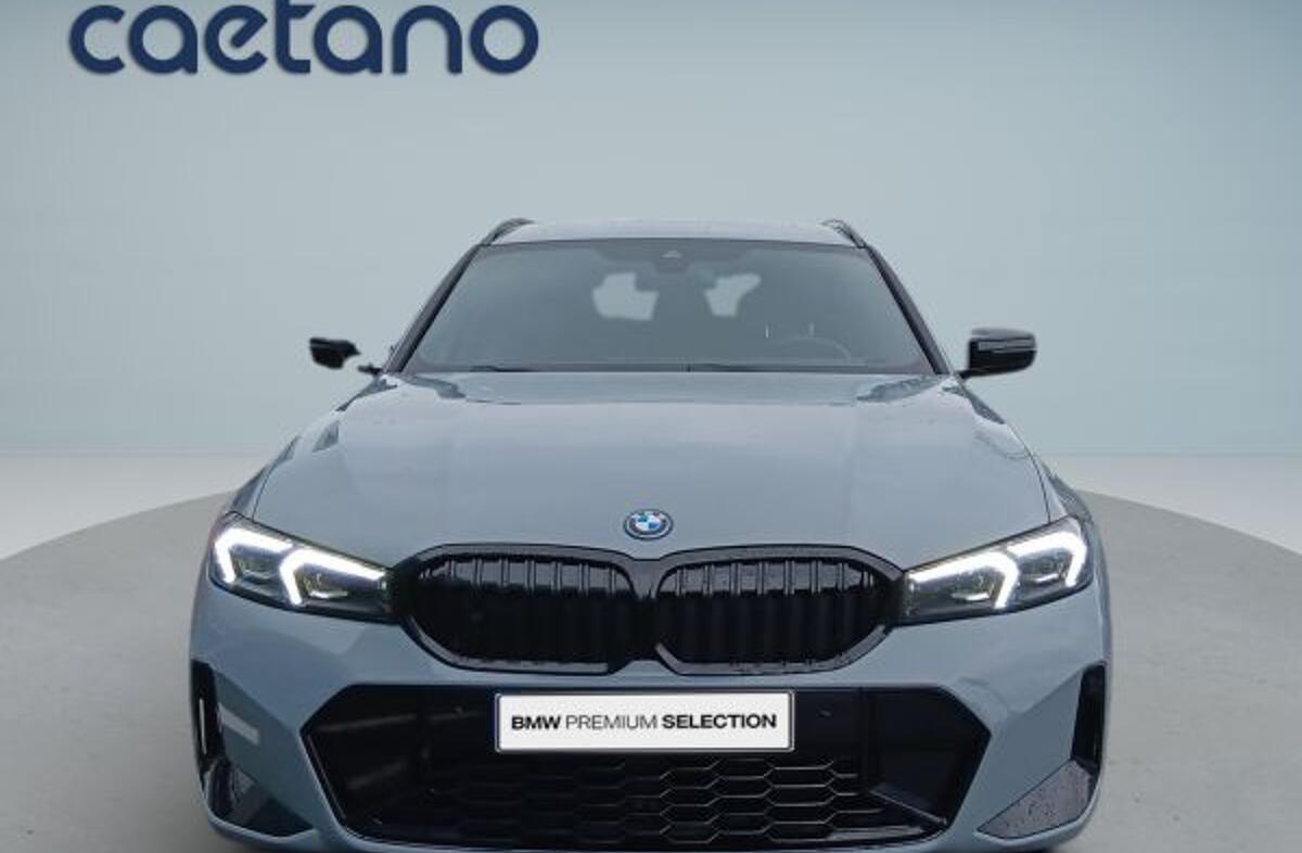 BMW Serie-3 330 e Touring Pack Desportivo M Pro Auto