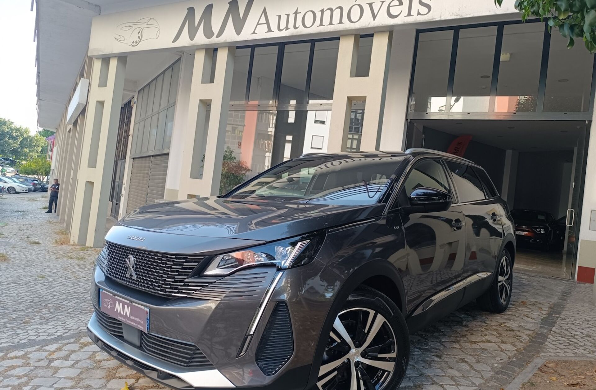 PEUGEOT 5008 1.2 PureTech GT Pack EAT8