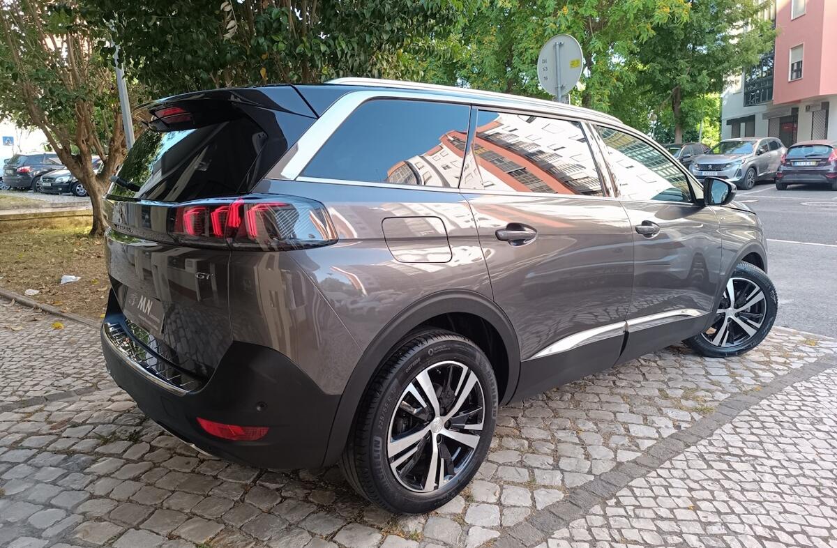 PEUGEOT 5008 1.2 PureTech GT Pack EAT8