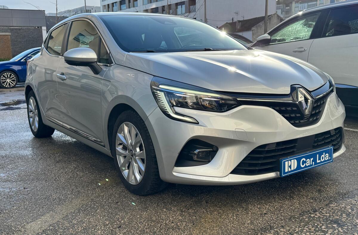 RENAULT Clio 1.6 E-Tech Intens
