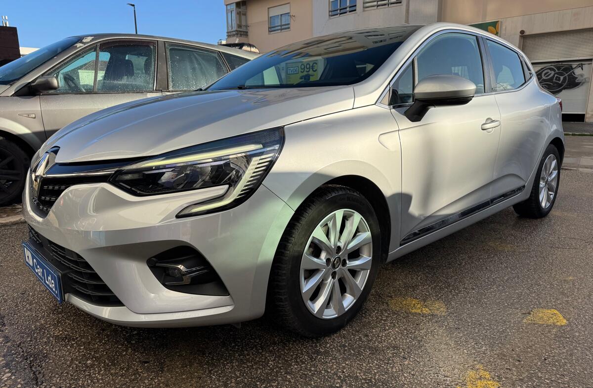 RENAULT Clio 1.6 E-Tech Intens