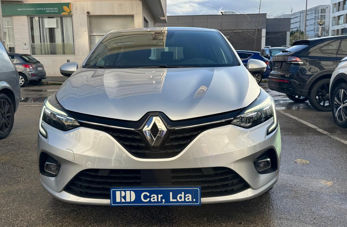 RENAULT Clio 1.6 E-Tech Intens