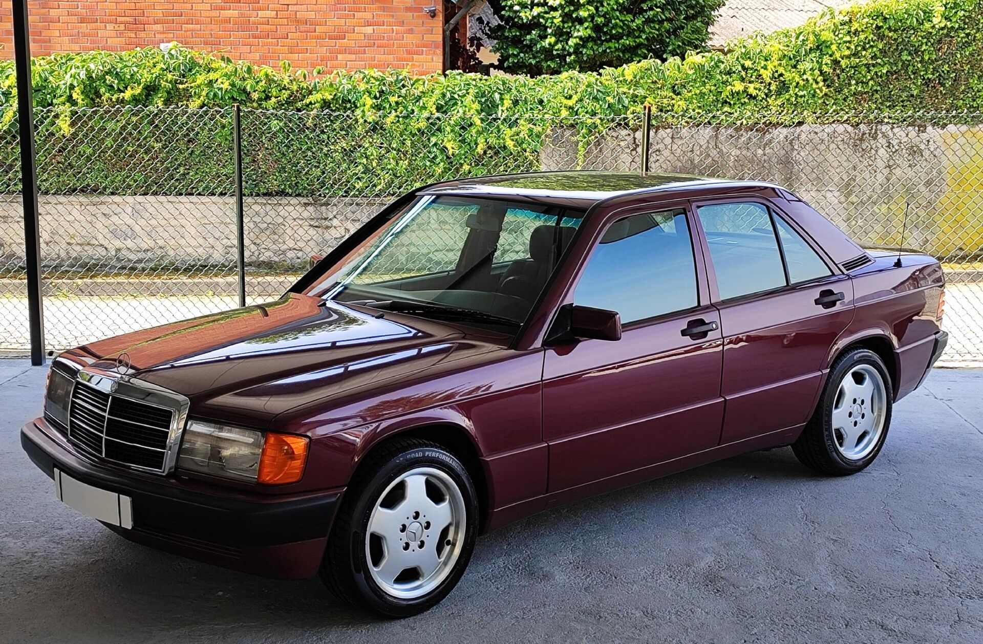 MERCEDES 190 E 1.7