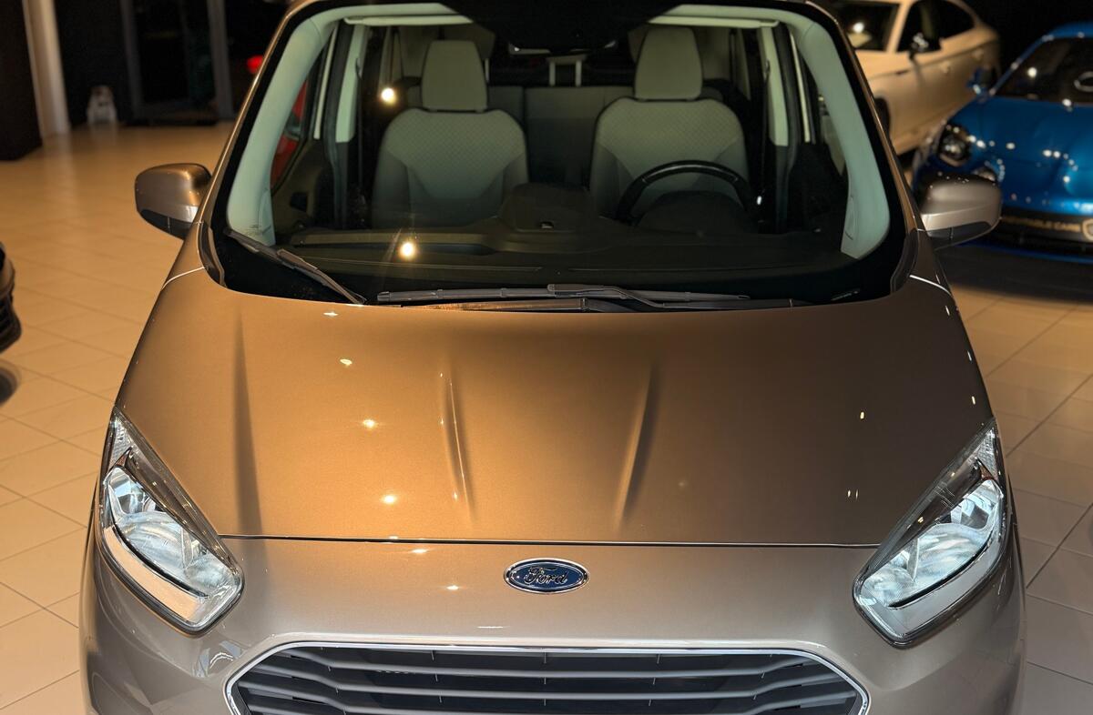 FORD Courier 1.0 EcoBoost Titanium
