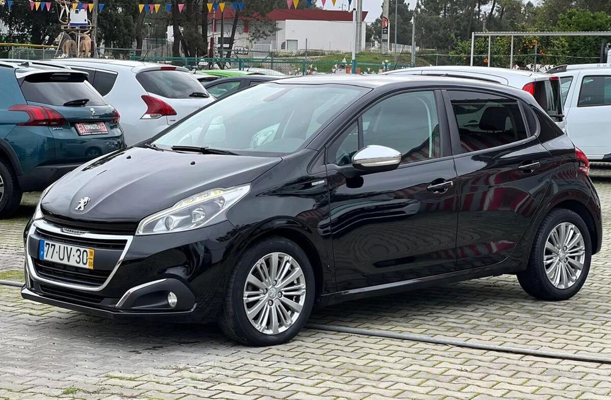 PEUGEOT 208 1.6 BlueHDi Allure
