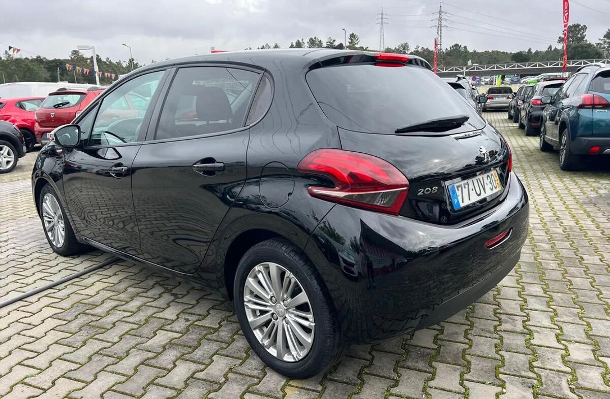 PEUGEOT 208 1.6 BlueHDi Allure