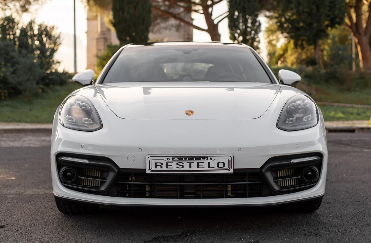 PORSCHE Panamera 4 E-Hybrid