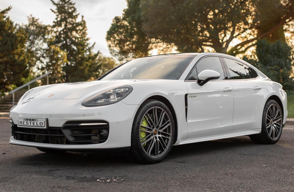 PORSCHE Panamera 4 E-Hybrid