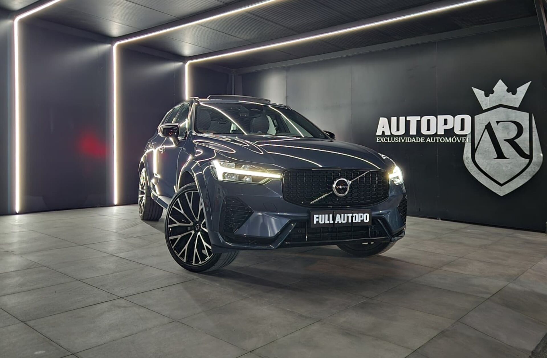 VOLVO XC60 2.0 T8 PHEV R-Design AWD