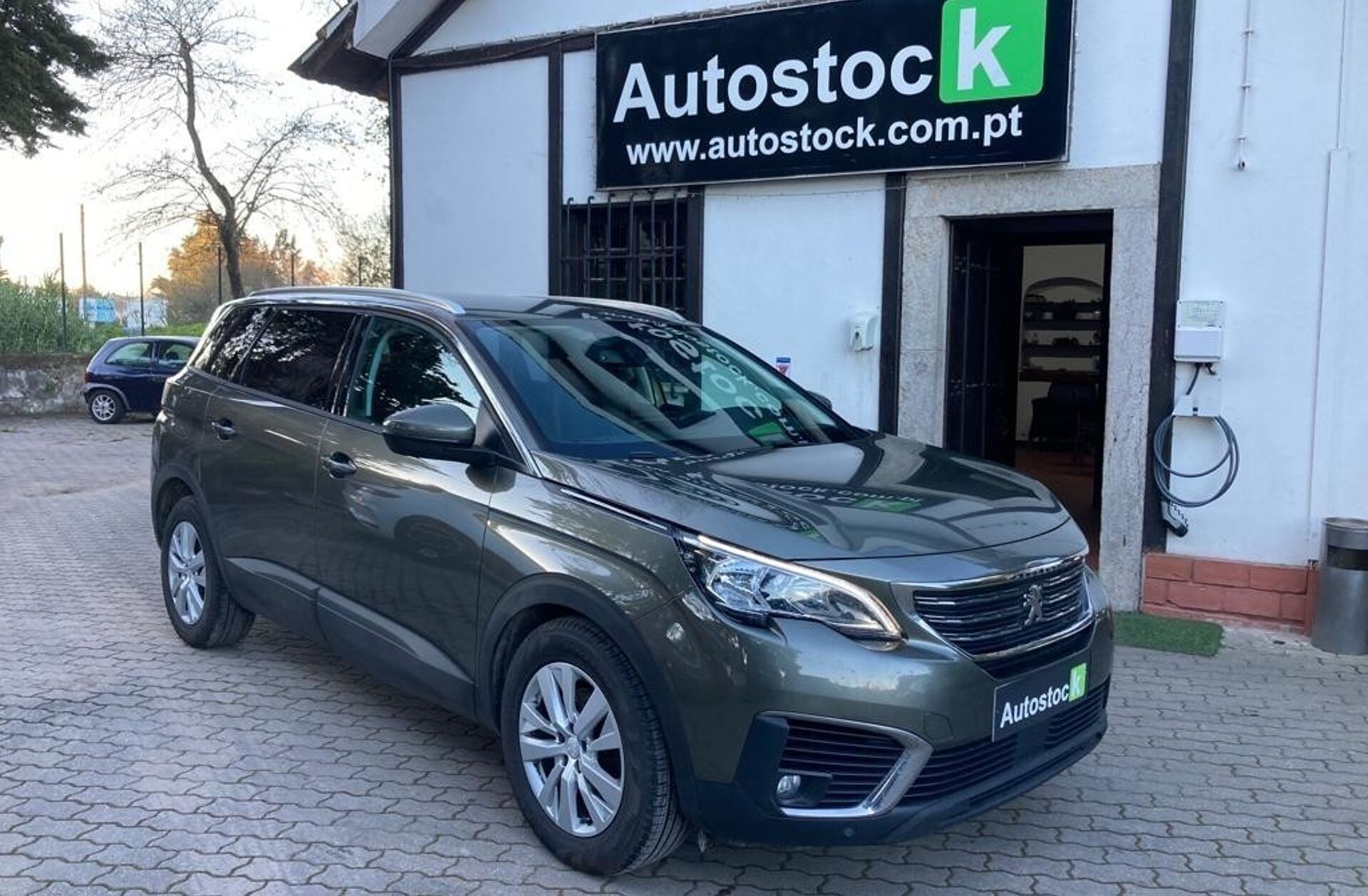 PEUGEOT 5008 1.5 BlueHDi Allure