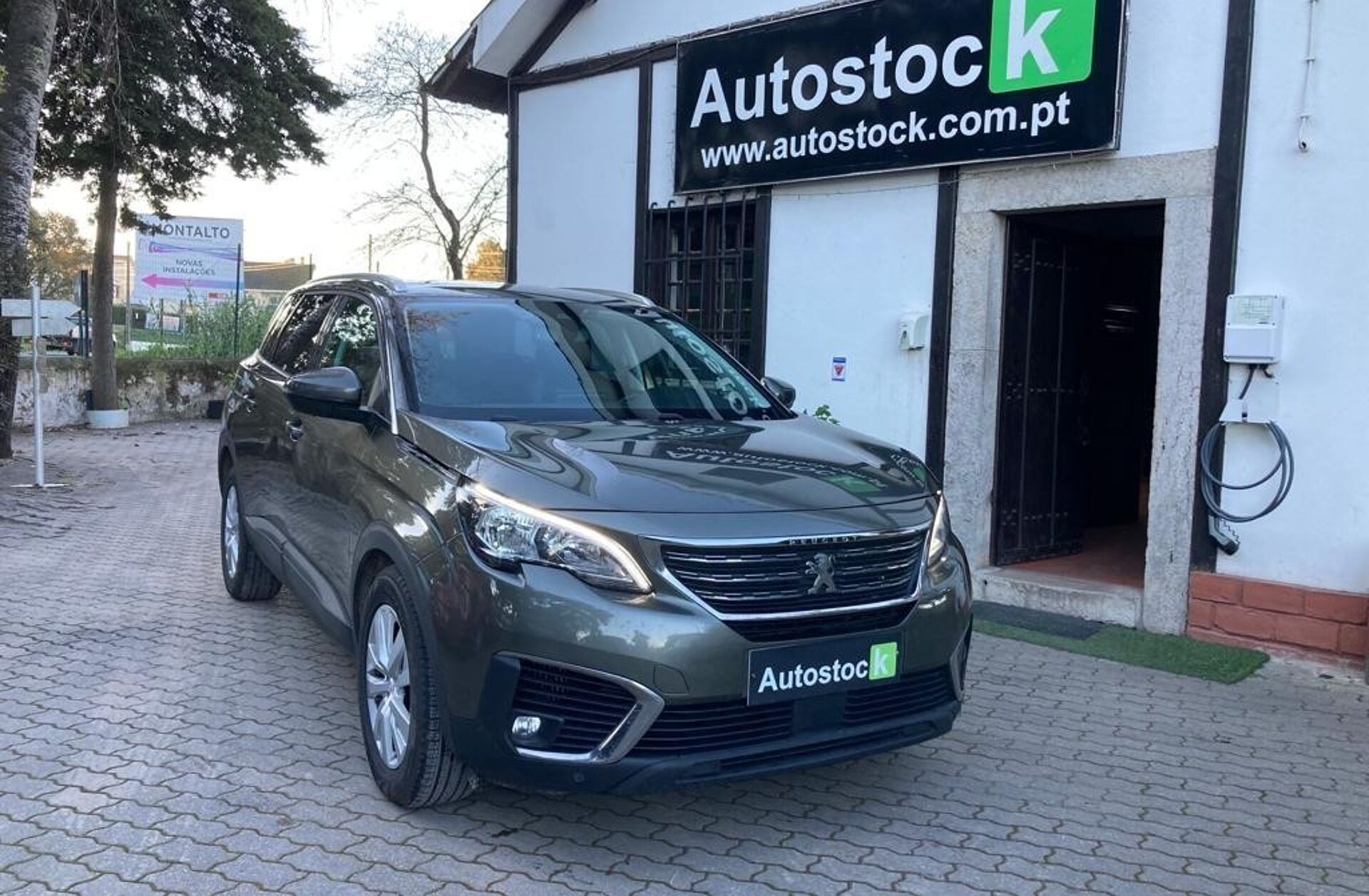 PEUGEOT 5008 1.5 BlueHDi Allure