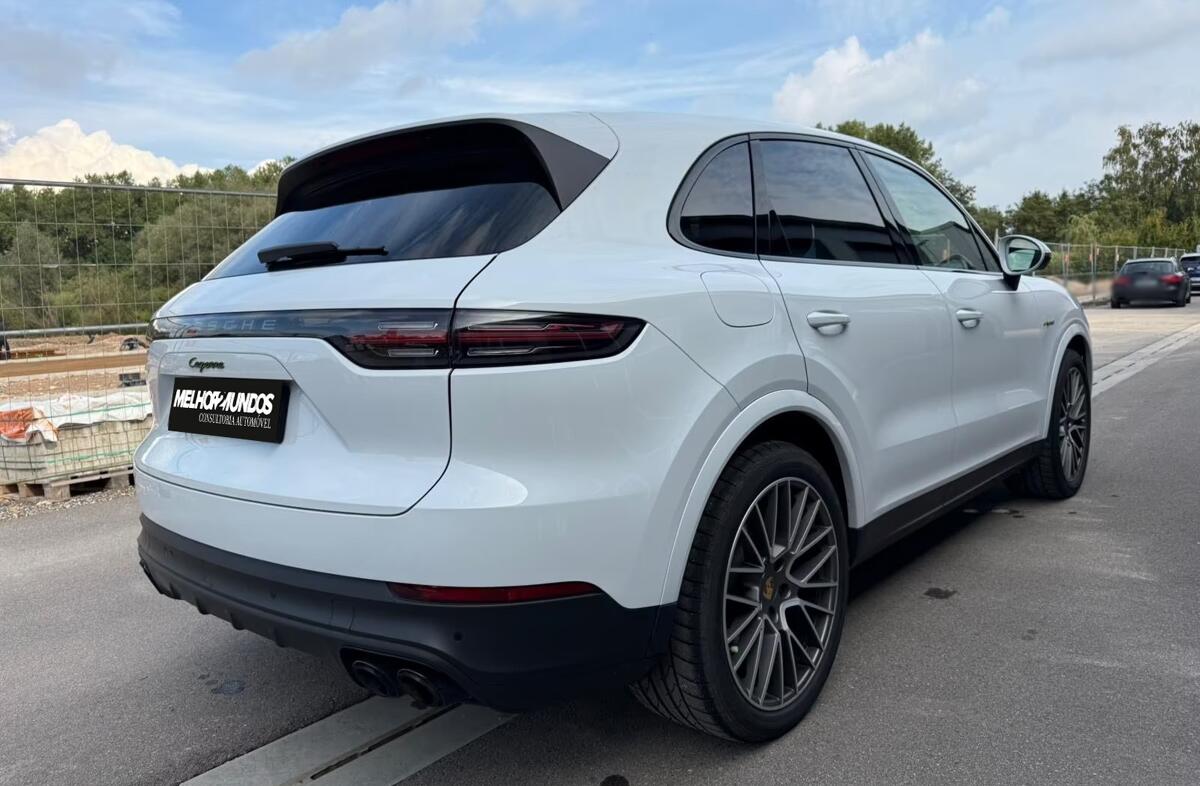 PORSCHE Cayenne E-Hybrid Platinum Edition