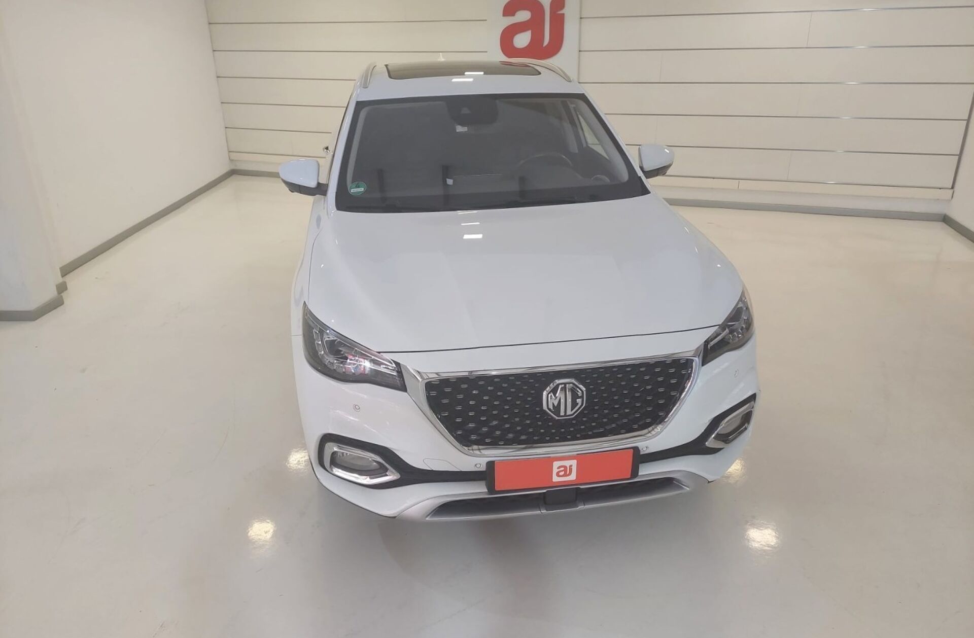 MG EHS PHEV Luxury
