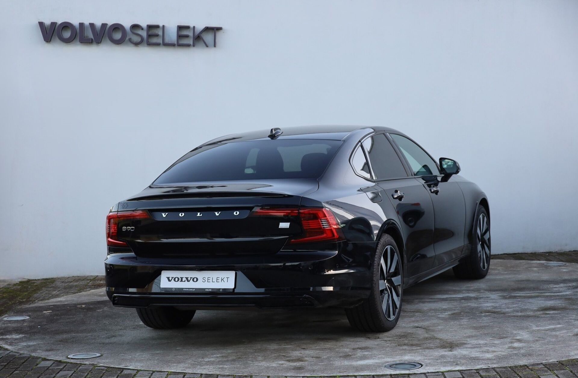 VOLVO S90 2.0 T8 PHEV Plus Dark AWD