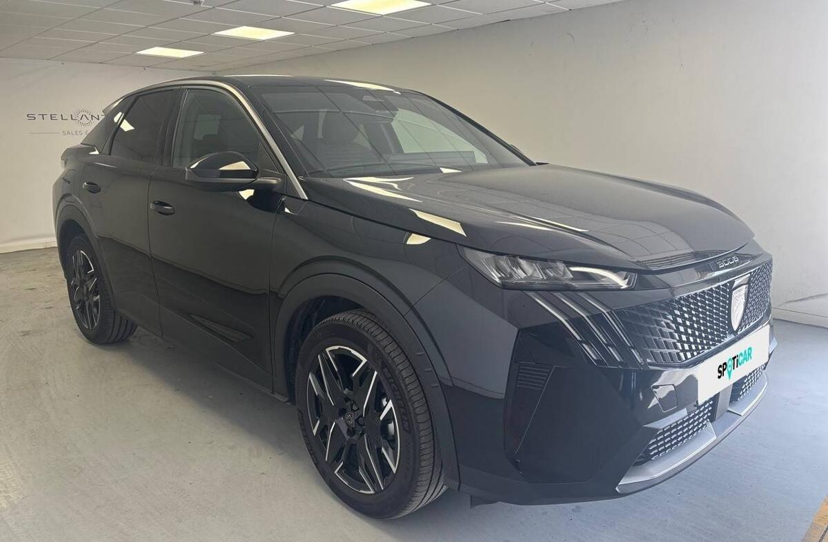 PEUGEOT 3008 1.2 Hybrid Allure e-DCS6