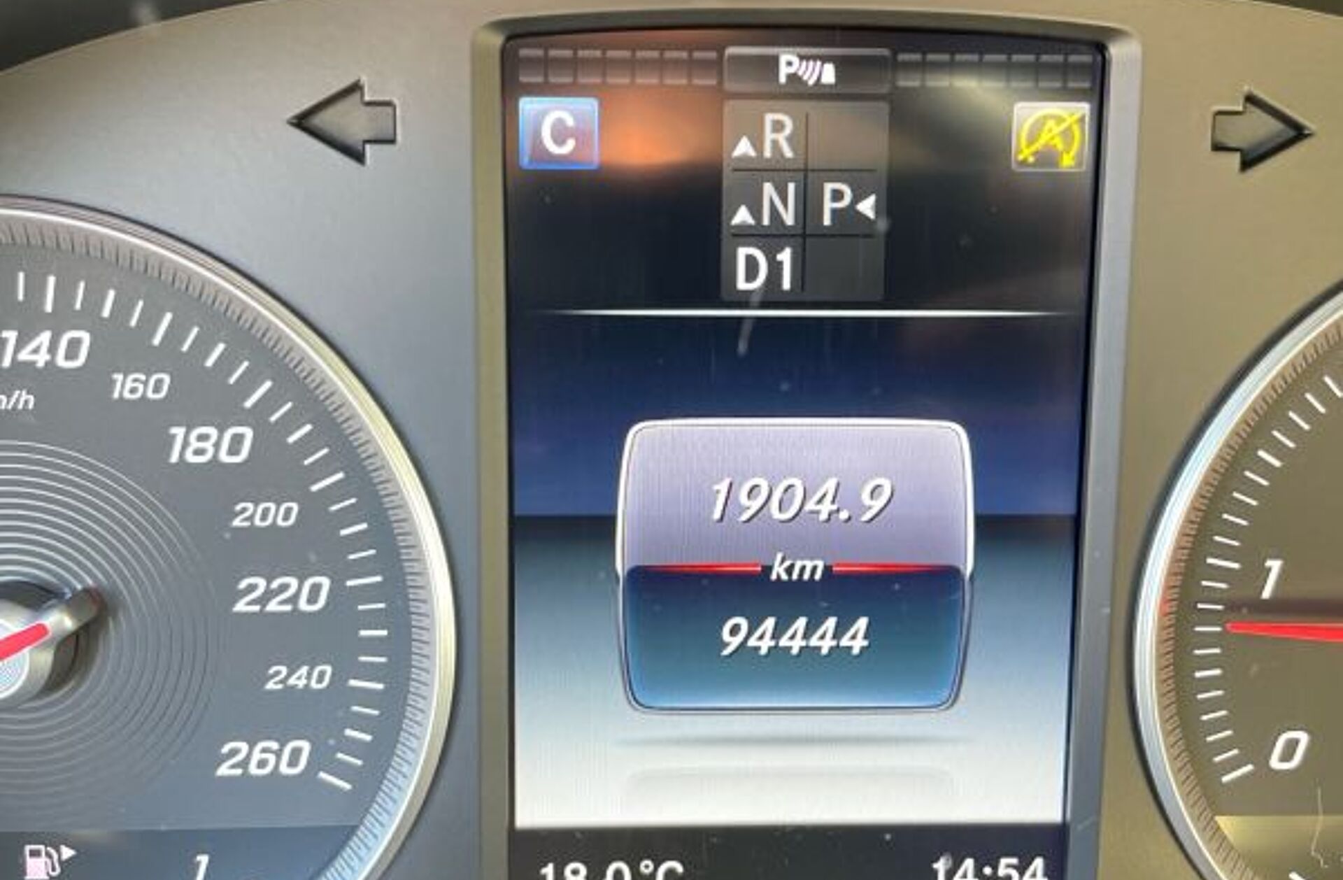 PEUGEOT 5008 1.5 BlueHDi Crossway