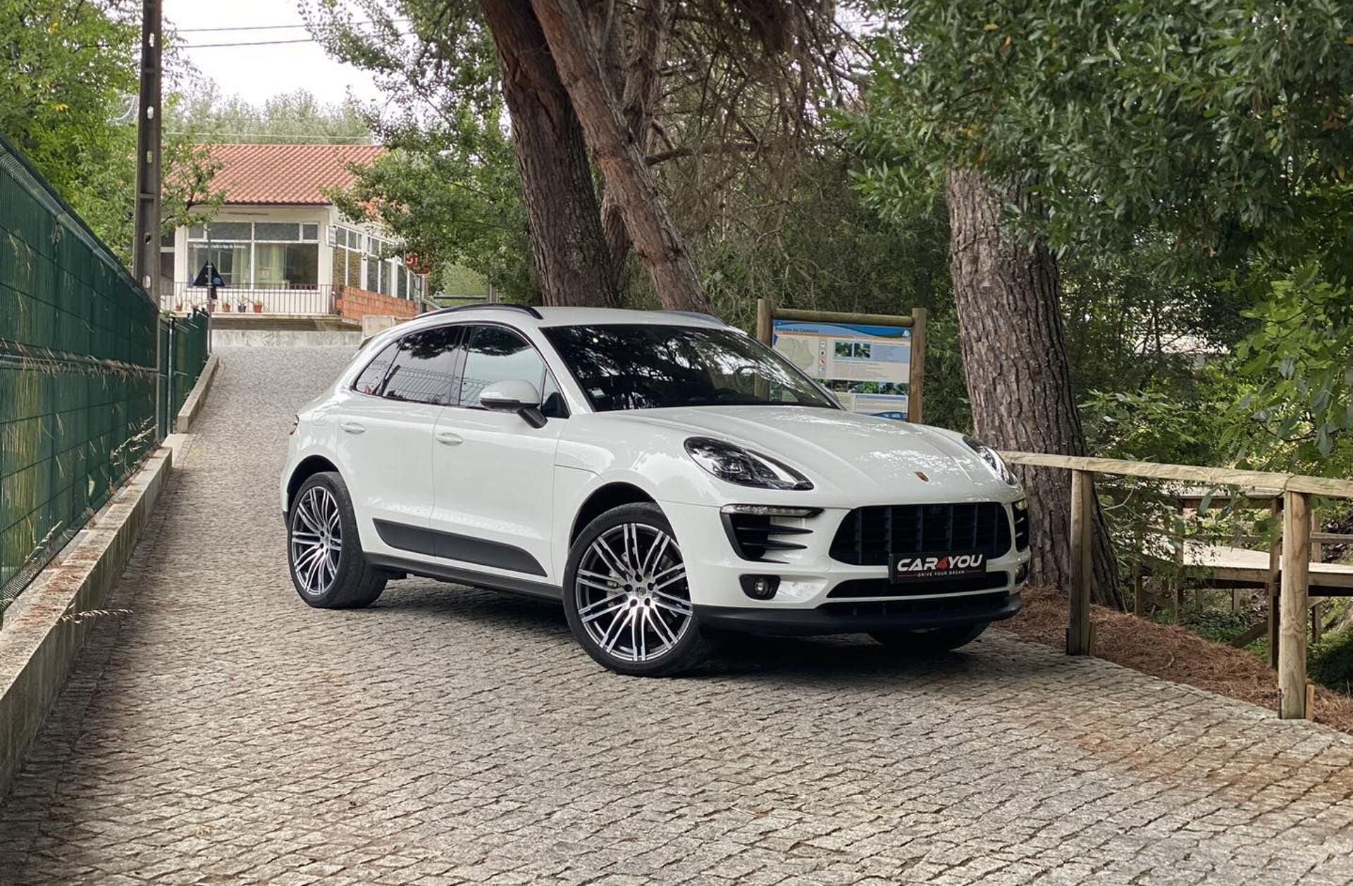 PORSCHE Macan S