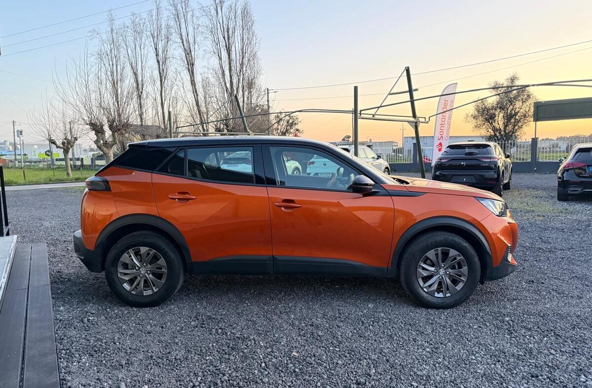 PEUGEOT 2008 1.2 PureTech Active Pack