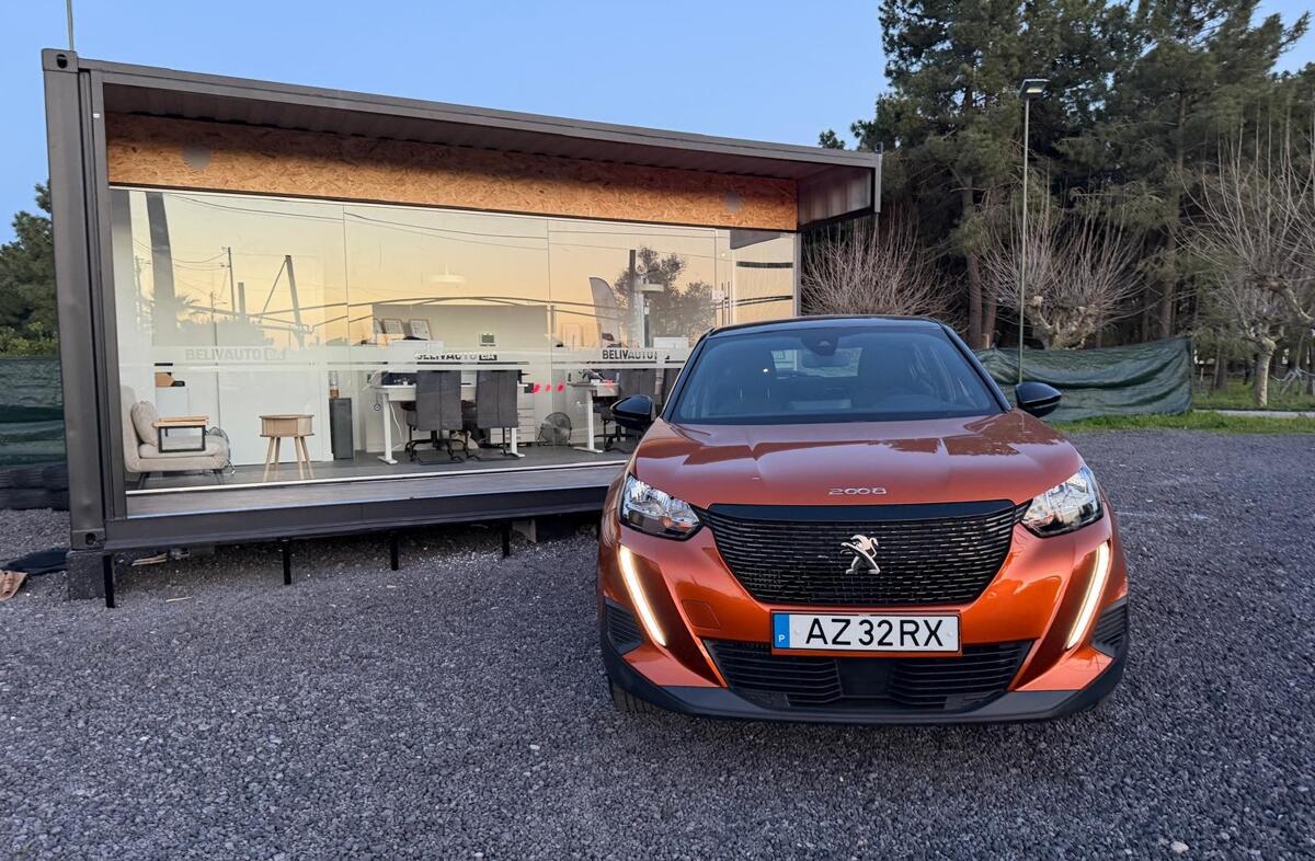 PEUGEOT 2008 1.2 PureTech Active Pack